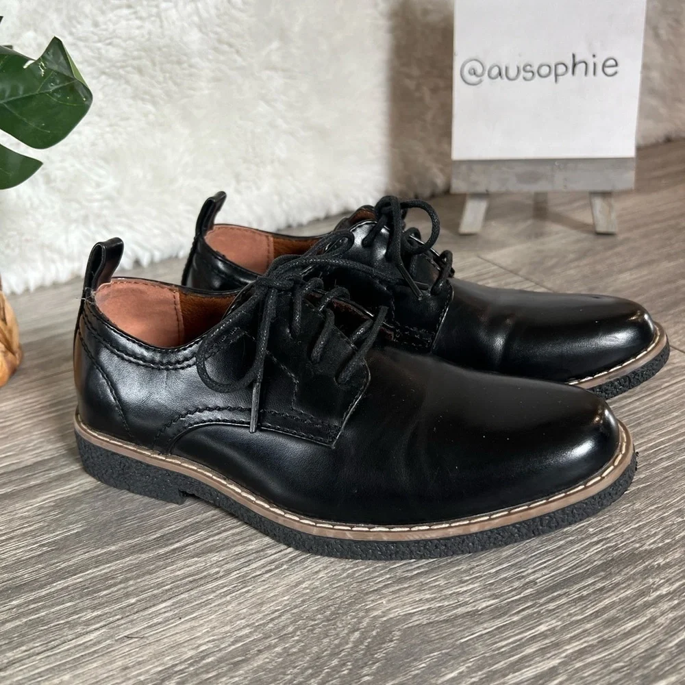Deer stags Zander lace up Oxford in black. Size 1M